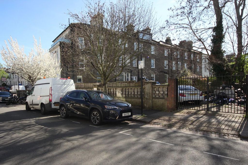 Property photo 3 of 4