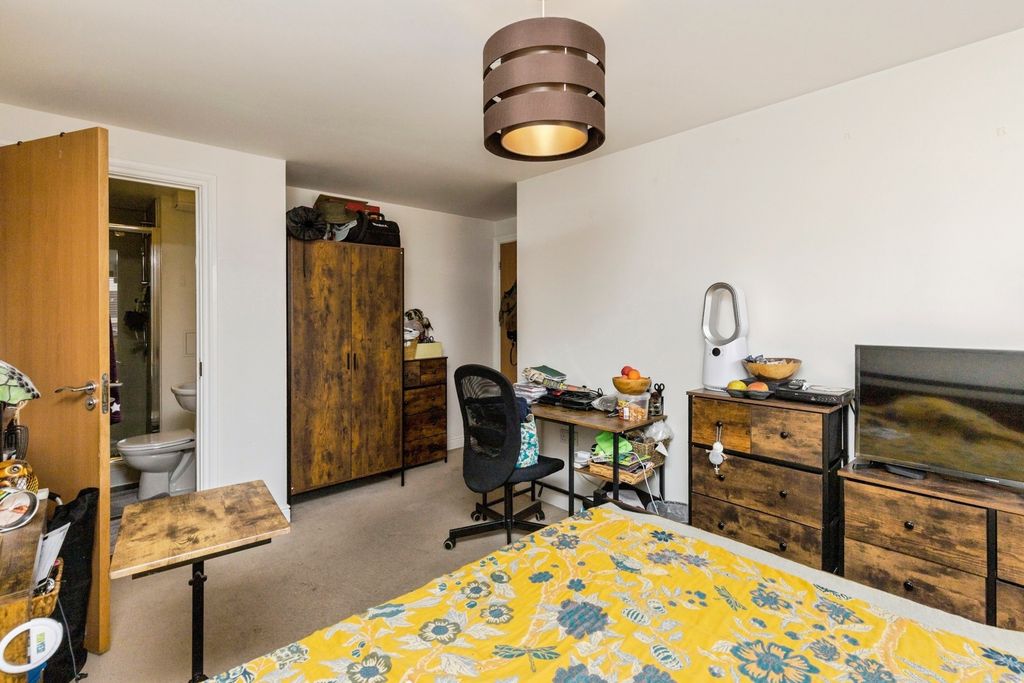 Property photo 3 of 11 Pbox-Img.Jpg
