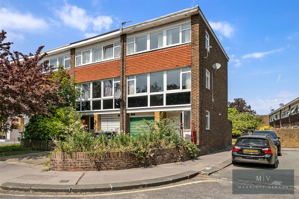 Property photo 1 of 15 Danecourt Gardens 21 MV-13.Jpg