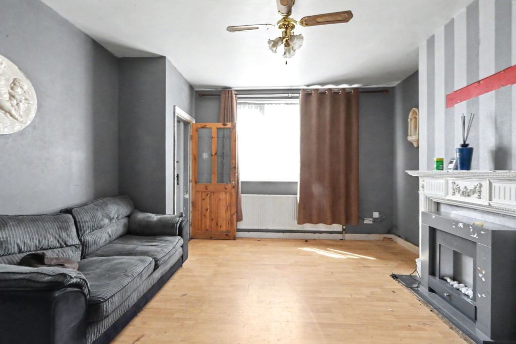 Property photo 2 of 16