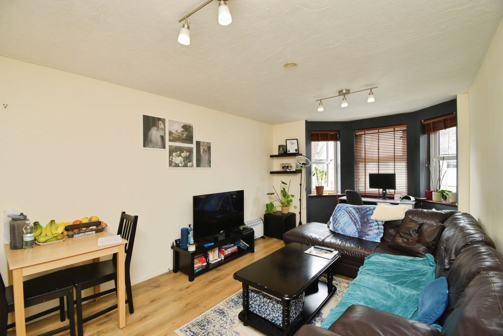 Property photo 1 of 20 Lounge/Dining Room