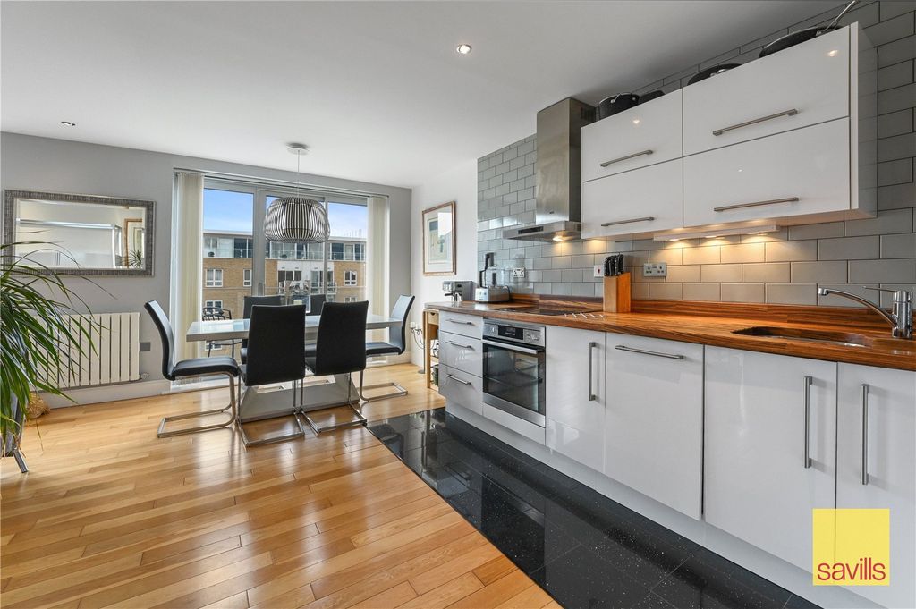 Property photo 3 of 23 Kitchen