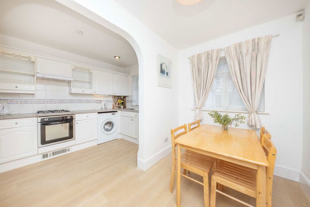Property photo 2 of 7