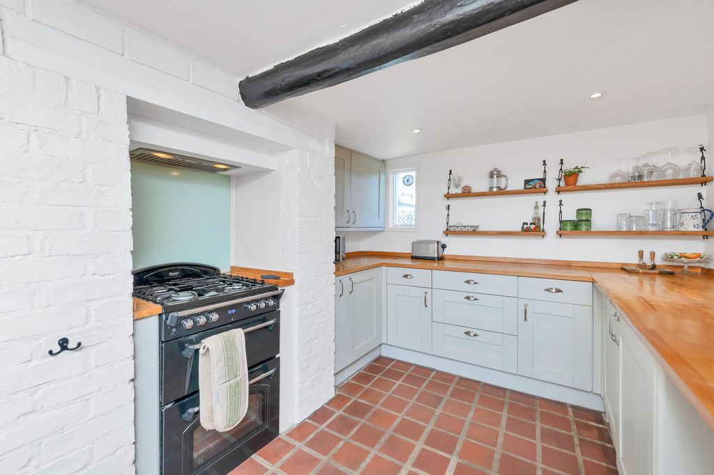 Property photo 2 of 17