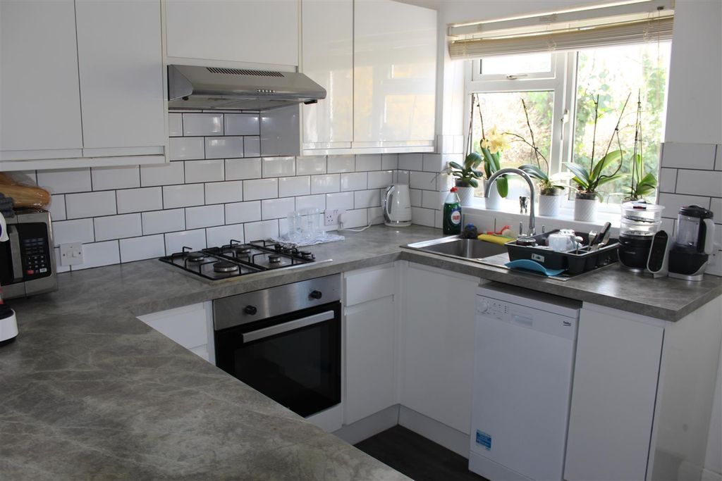 Property photo 3 of 13 9Eowha91G0Gknuqizysepw.Jpg