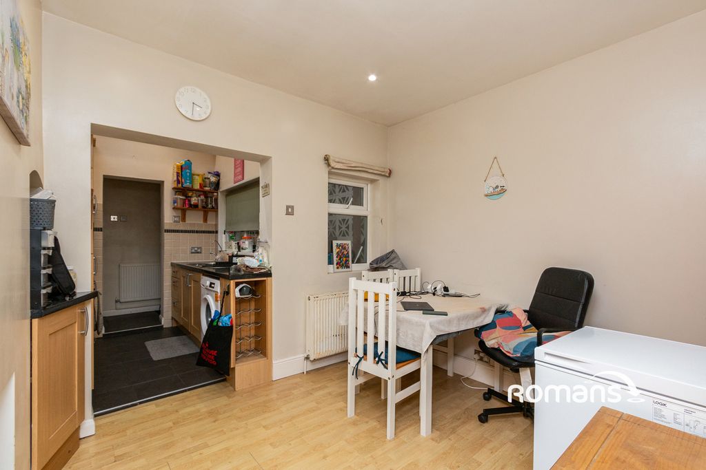 Property photo 3 of 11 Pbox-Img.Jpg