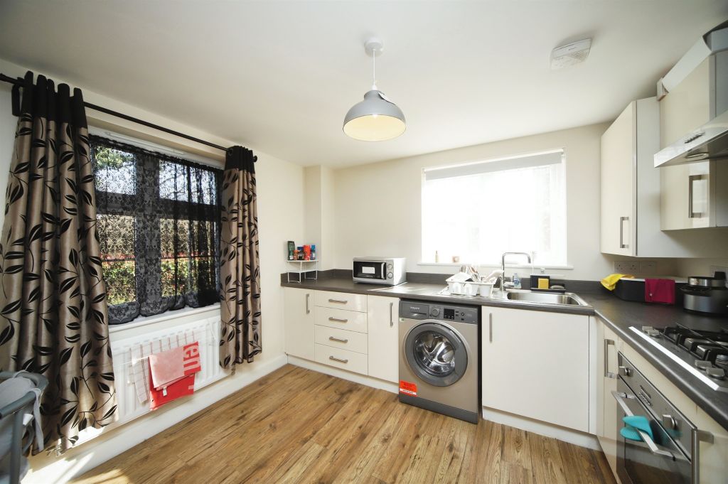 Property photo 2 of 11