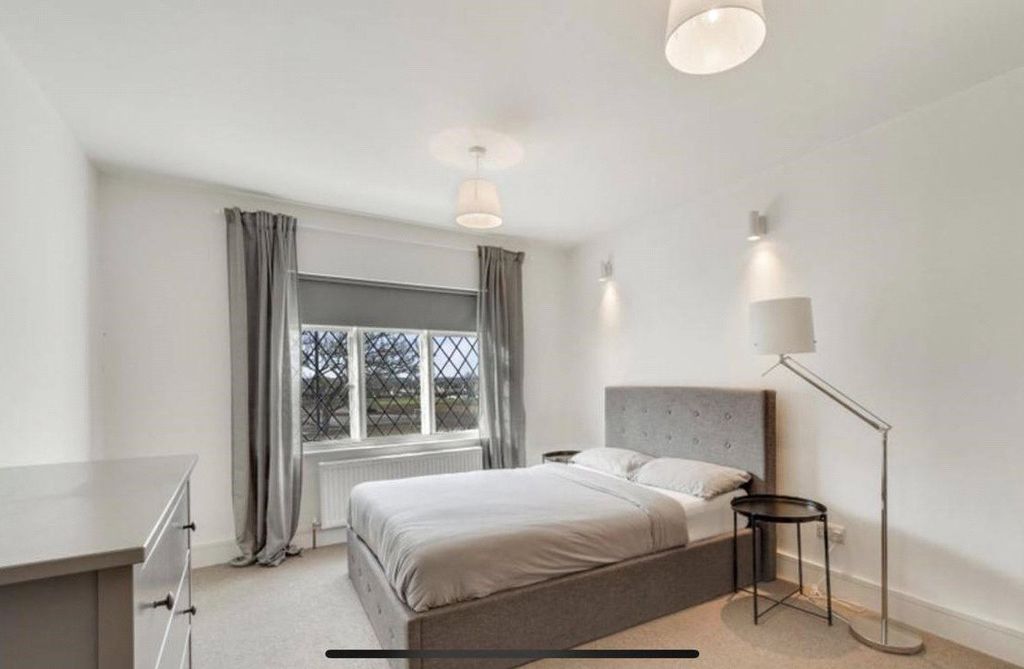 Property photo 1 of 3 Picture No. 05