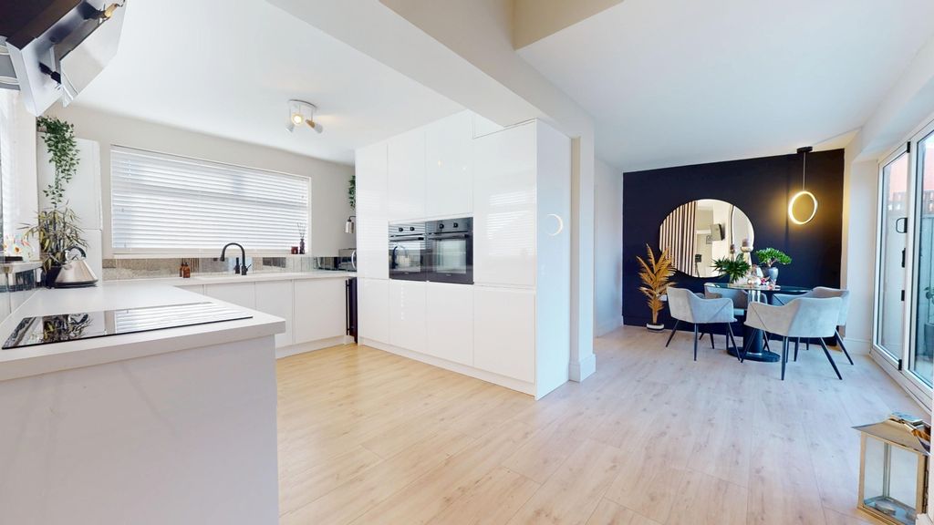 Property photo 1 of 26 5065510