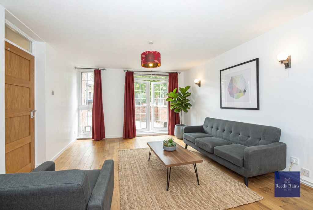 Property photo 1 of 12 Reception Room