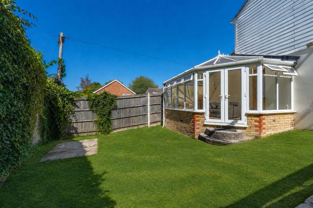 Property photo 2 of 17 Picture No. 24