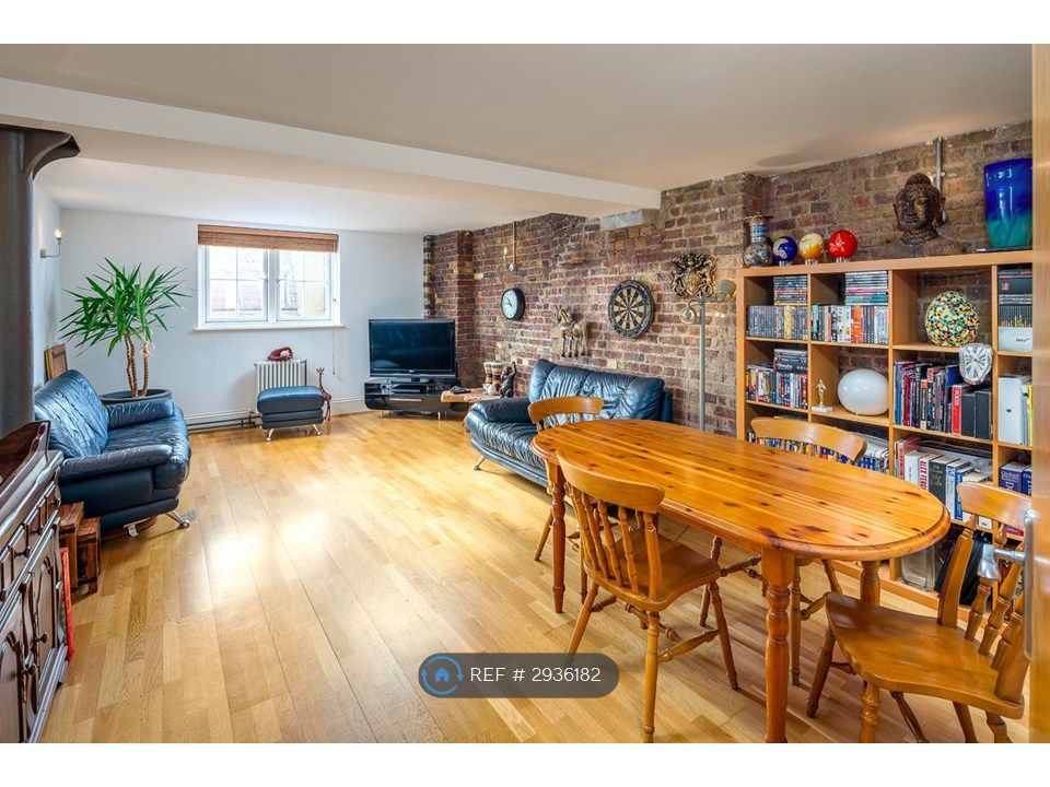 Property photo 1 of 14 Living Room (1)