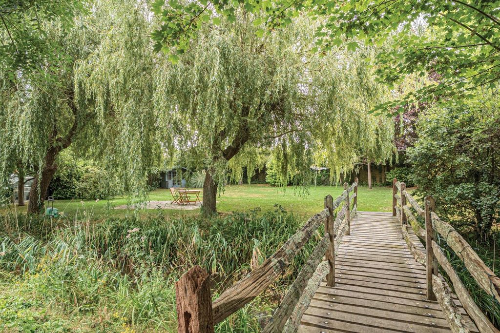 Property photo 2 of 11