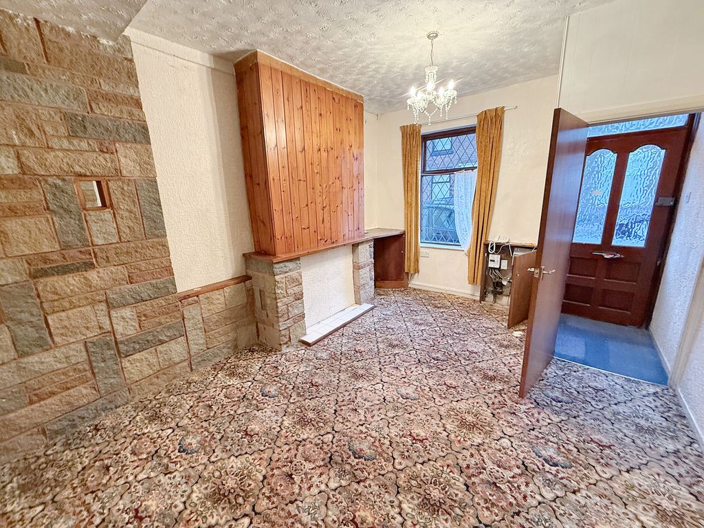 Property photo 3 of 19