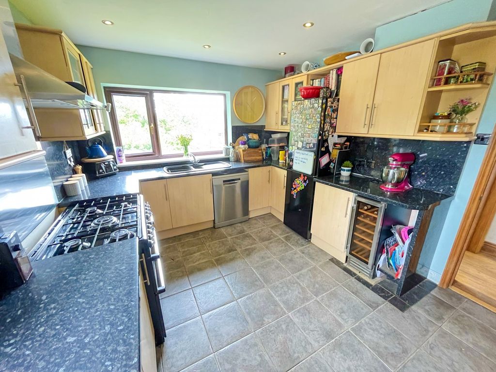 Property photo 3 of 15 Picture No. 08
