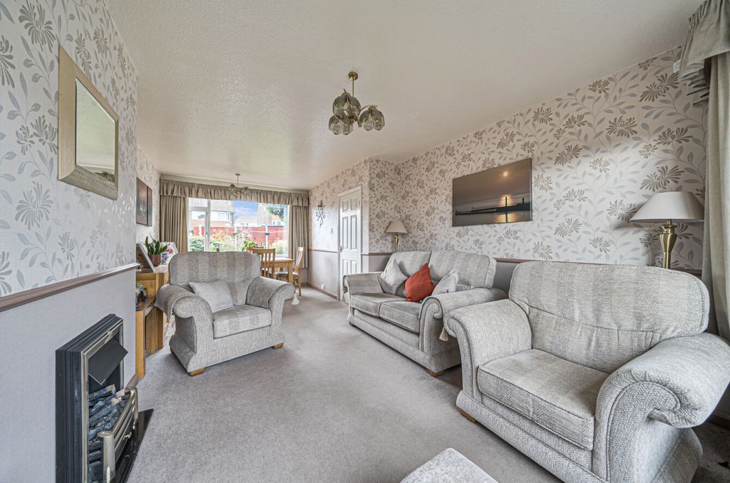 Property photo 2 of 12 1354434-8-68c2d8B...