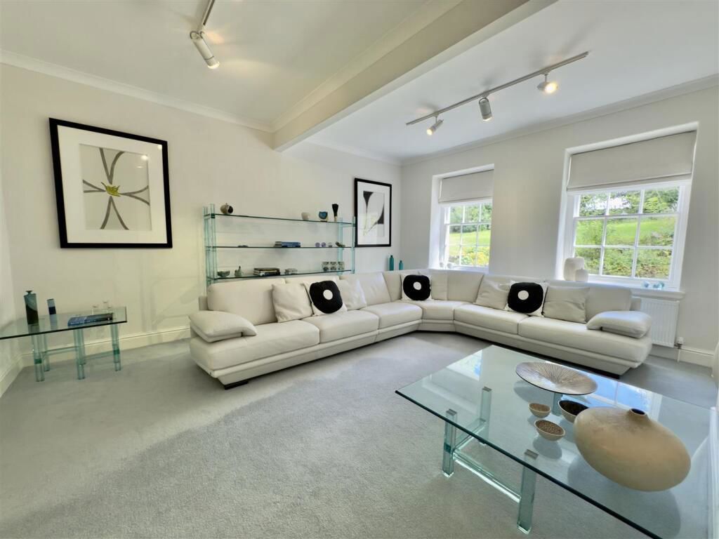 Property photo 2 of 46