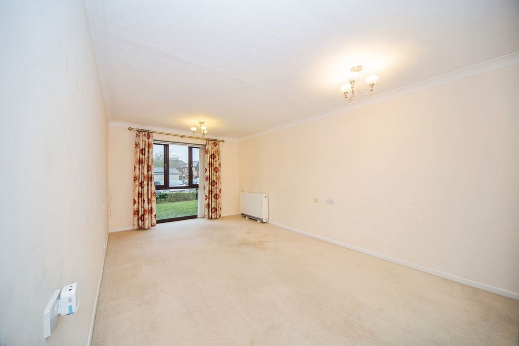 Property photo 3 of 12 Pbox-Img.Jpg
