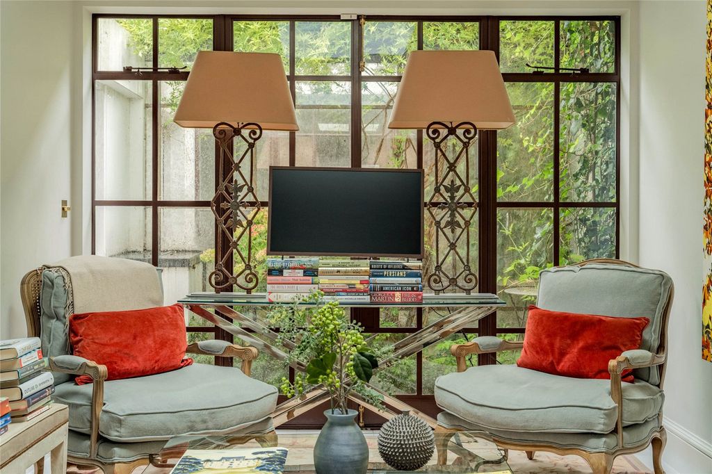 Property photo 3 of 19 Living Room Details