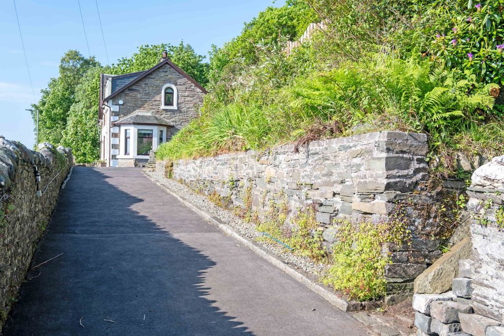 Property photo 3 of 38 5170593