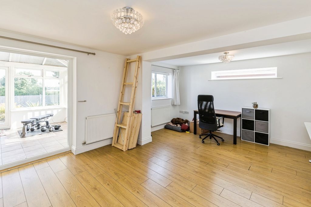 Property photo 2 of 15 Pbox-Img.Jpg