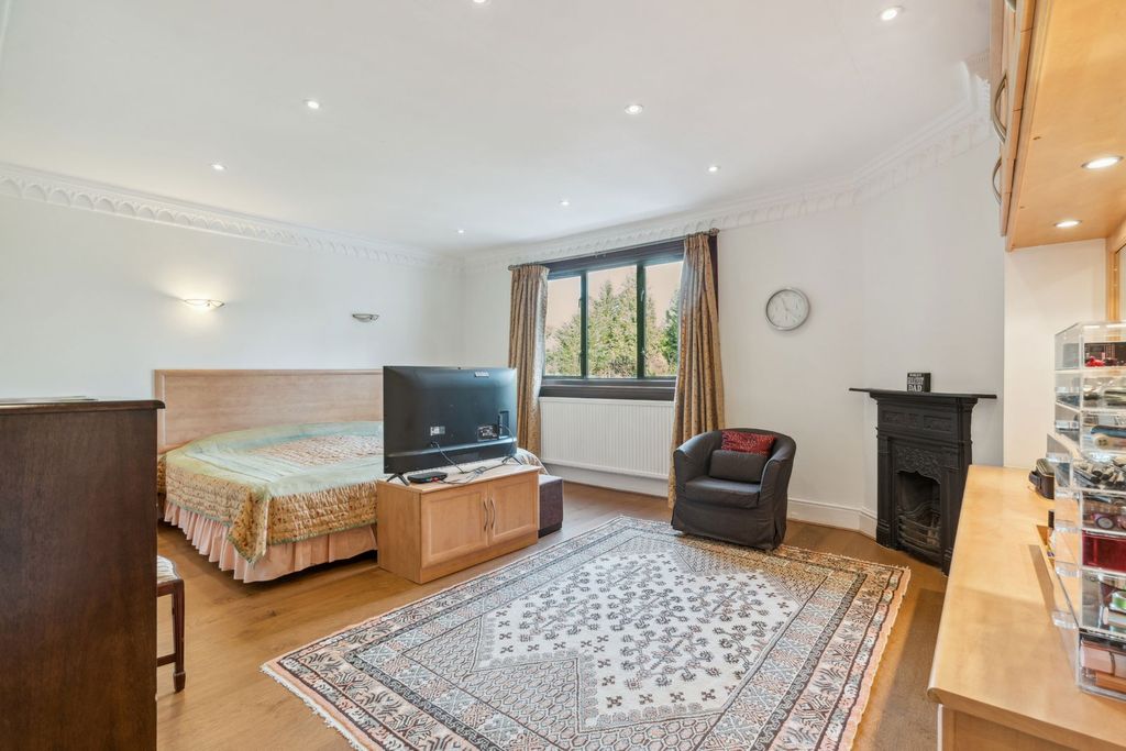 Additional image 16 of 7 bed detached house for saleThe Avenue, Hatch End, Pinner HA5