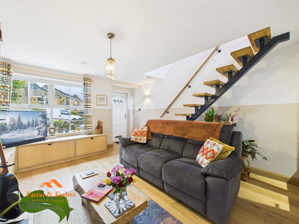 Property photo 3 of 27 Cam03956G0-Pr0158-Still012.Jpg