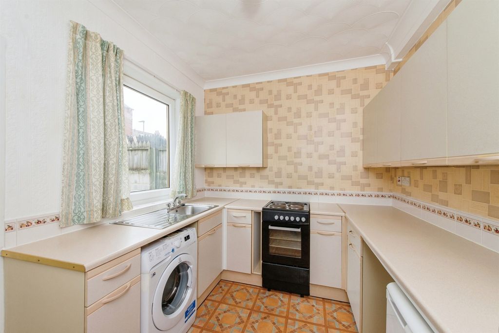 Property photo 2 of 15