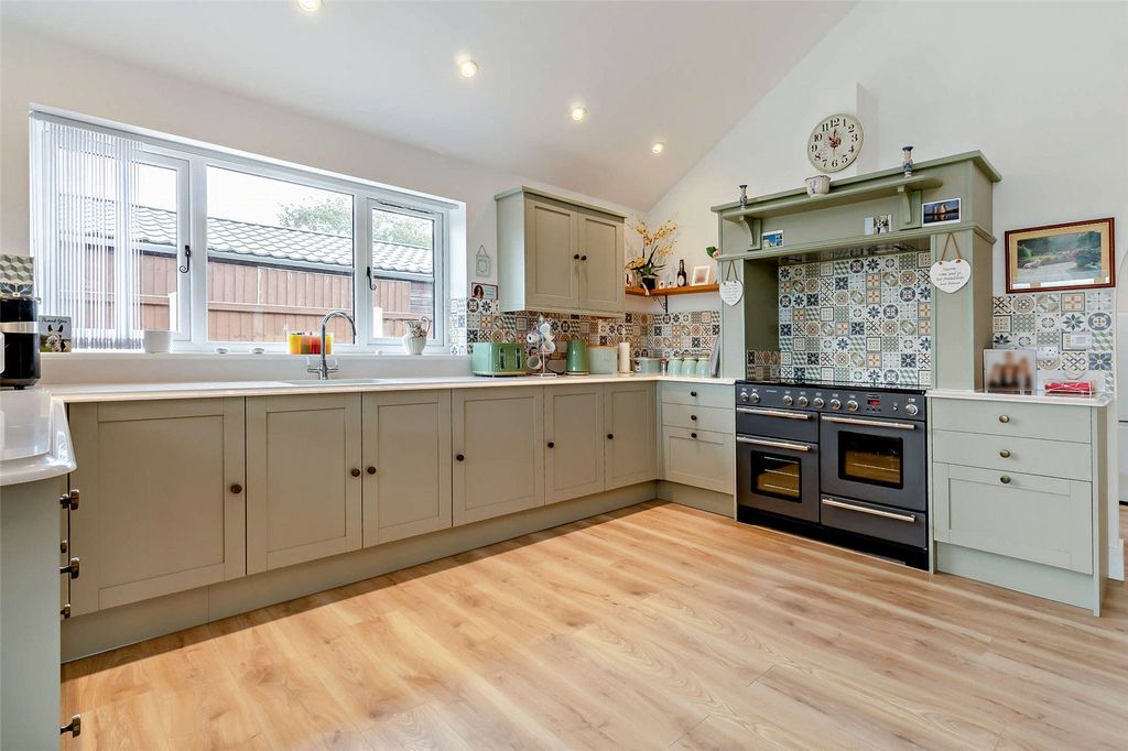 Property photo 3 of 16 Kitchen Area