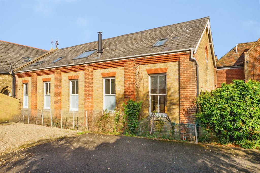 Property photo 1 of 18