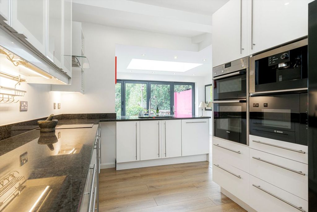 Property photo 2 of 18