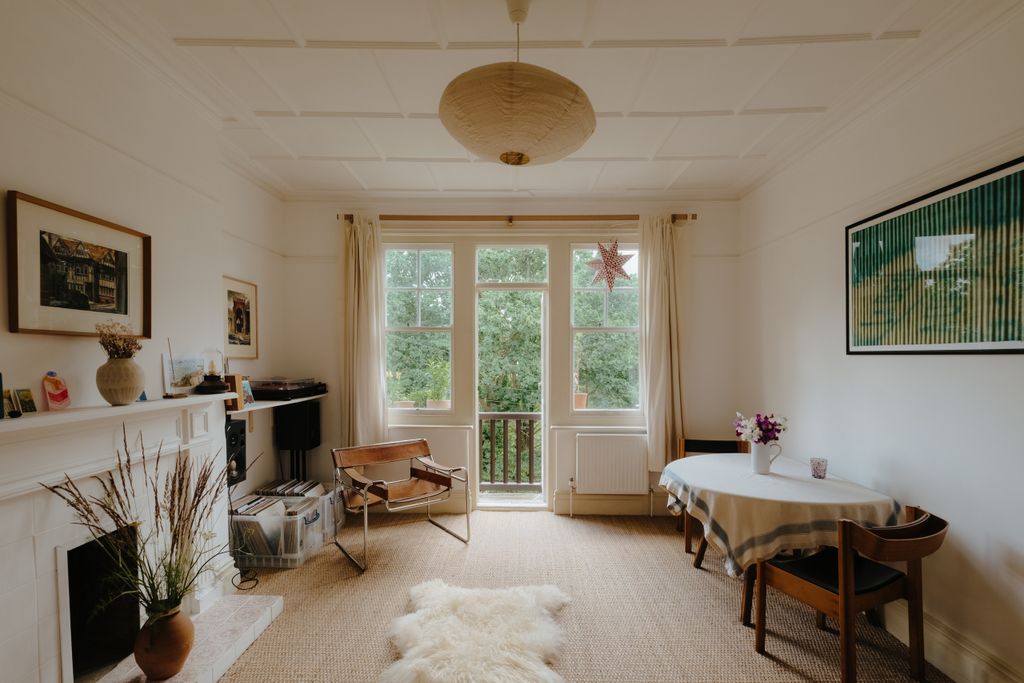 Property photo 1 of 24 Croft-Hastings-Lowerparkroad-Interior-12