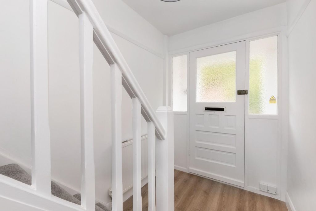 Property photo 2 of 15 5 Arundel Road, Bath, BA1 6Eh-2.Jpg