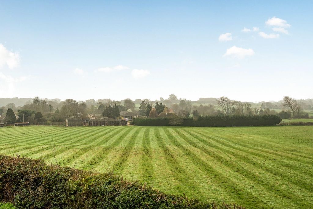 Property photo 2 of 16 1424783-17-69Aeb06E449d9.Jpg