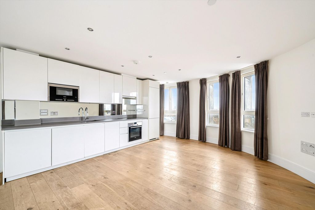 Property photo 2 of 15 Image