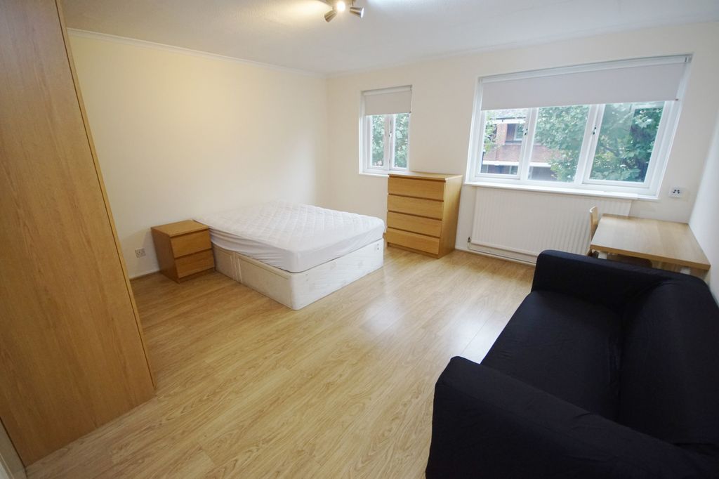 Property photo 3 of 12