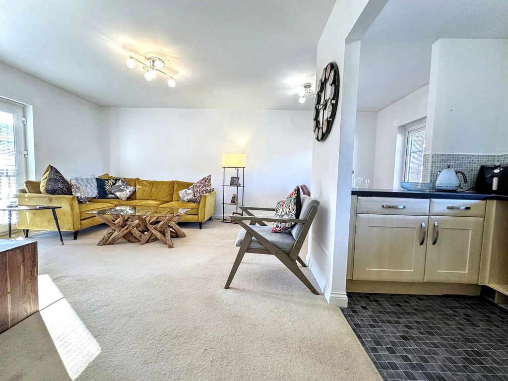 Property photo 3 of 14