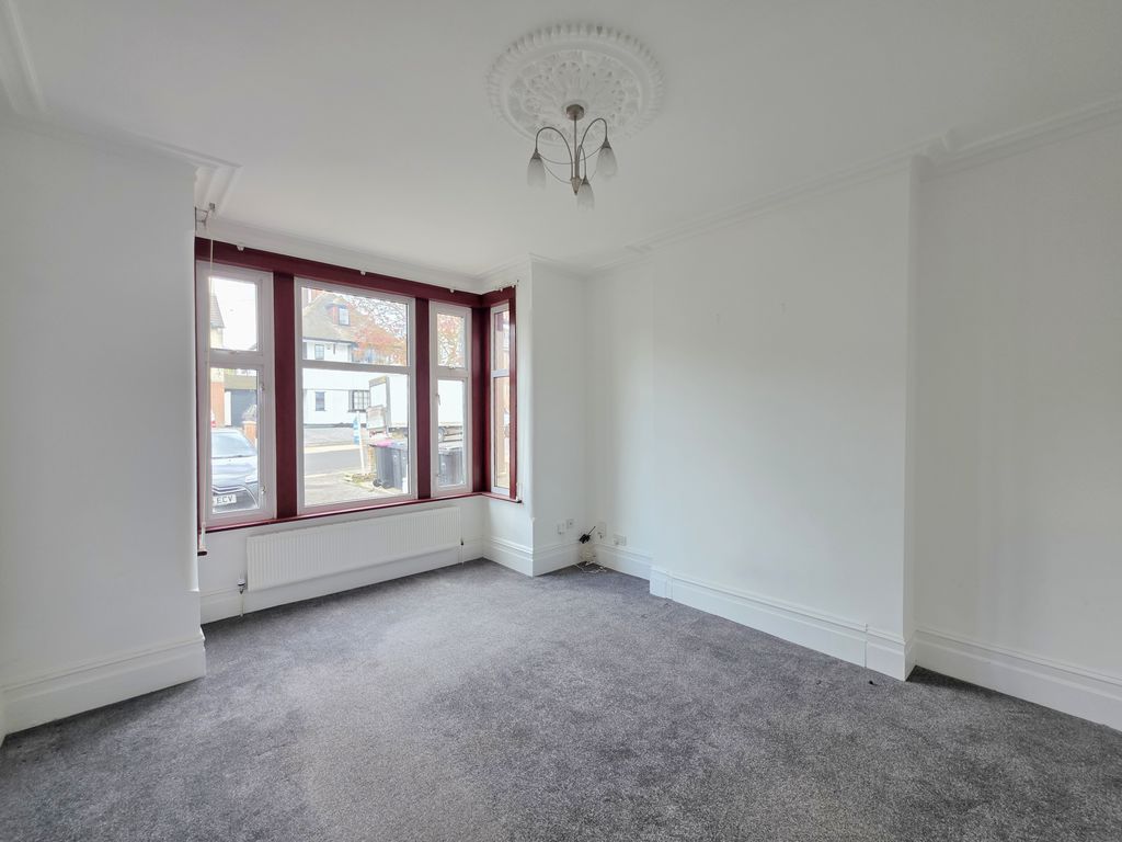 Property photo 2 of 7 Lounge