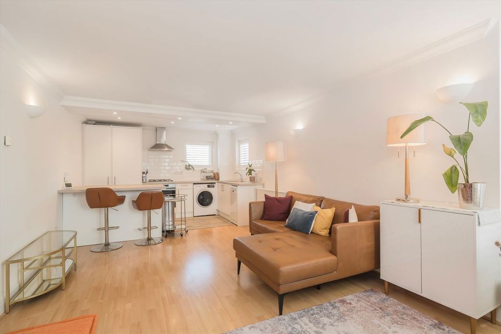 Property photo 2 of 6