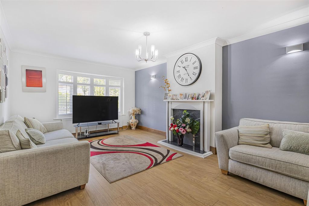 Property photo 2 of 18