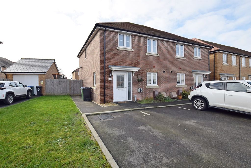 Property photo 1 of 10 (Main)