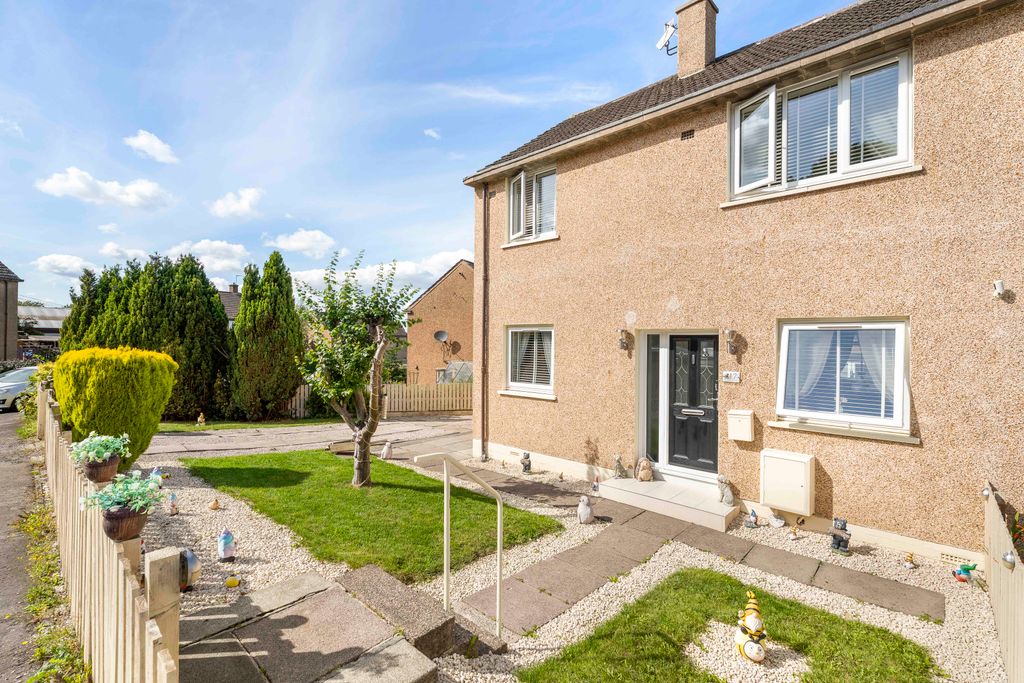 Property photo 2 of 23