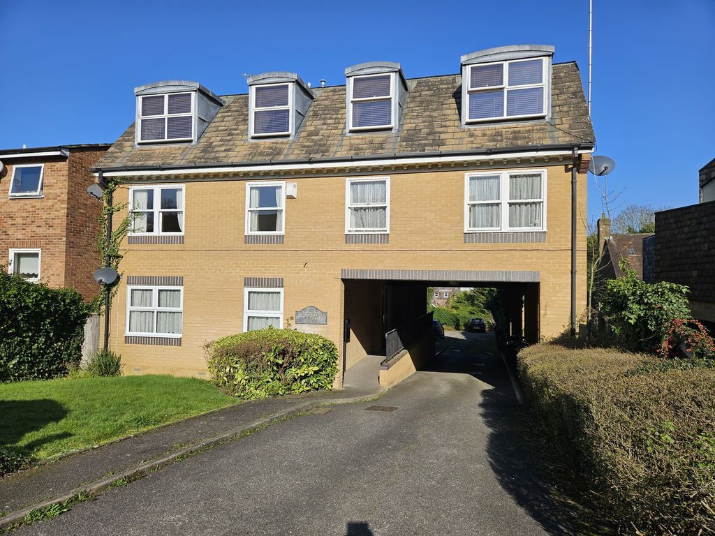 Property photo 1 of 8 Photo 11