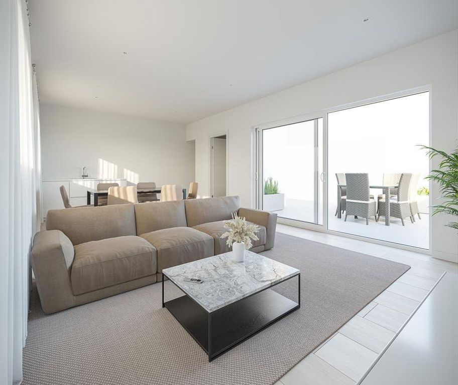 Property photo 3 of 10 Living