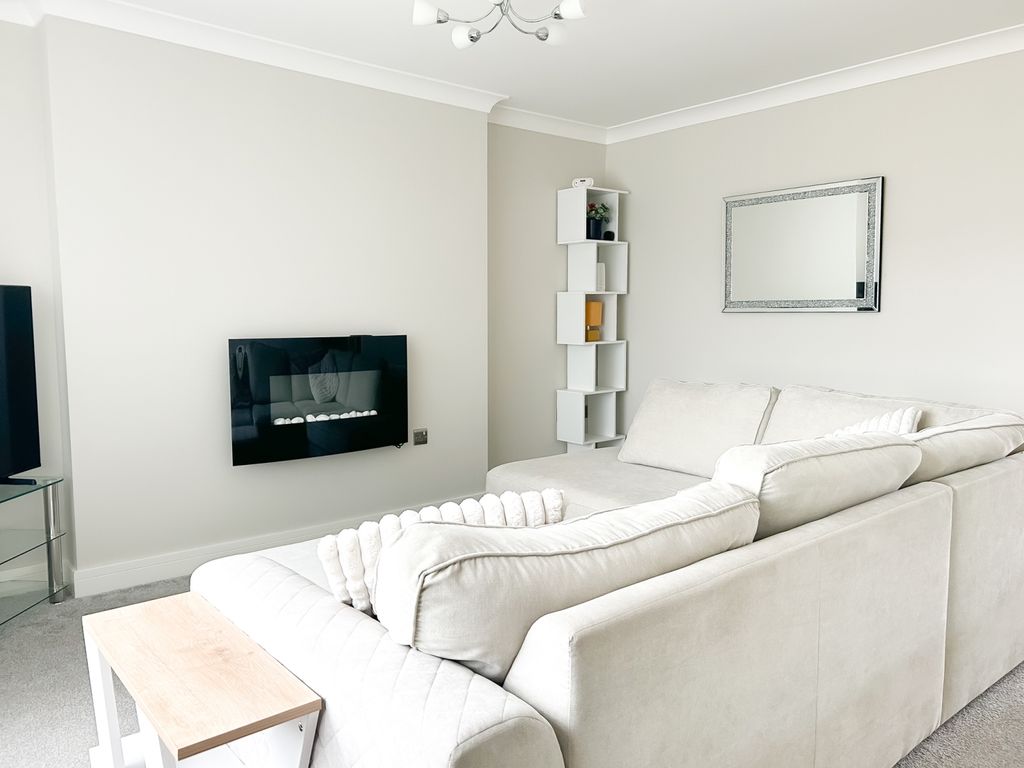 Property photo 2 of 9 Living Room