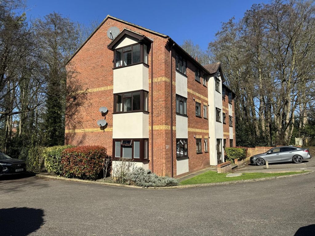 Property photo 3 of 5 Front (Exterior)