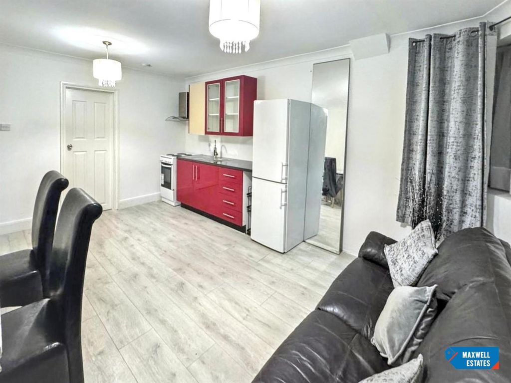 Property photo 2 of 10 Whatsapp Image 2026-02-09 At 15.04.02 (8).Jpg