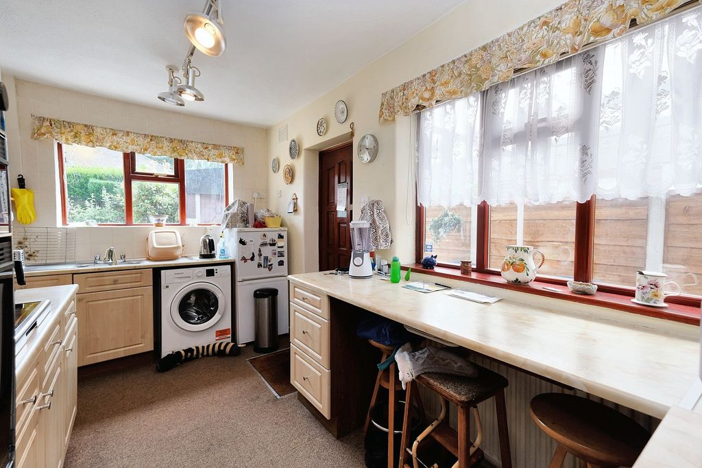 Property photo 3 of 23