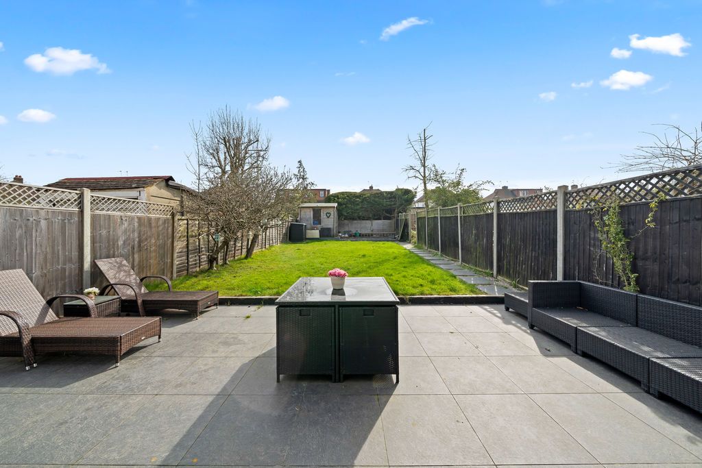 Property photo 3 of 26 Photo 23