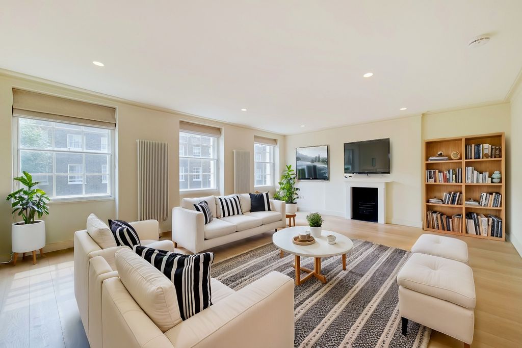 Property photo 1 of 16 997610
